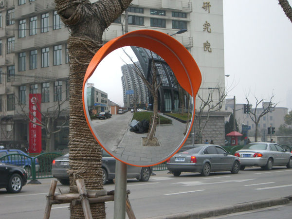 Сферическое дорожное зеркало